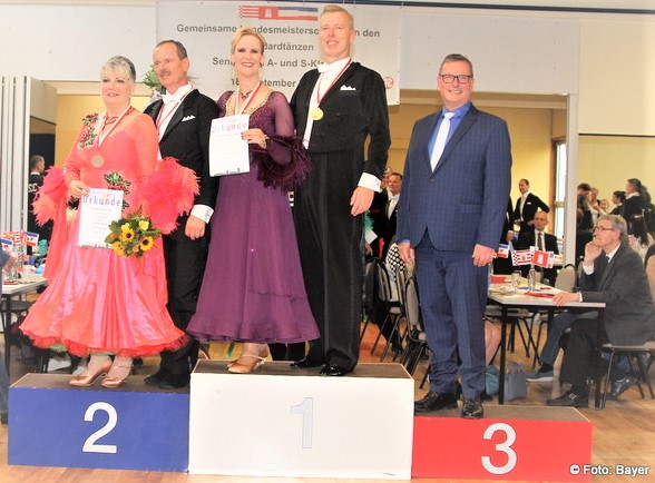 Meister: Jan und Andrea Leyendecker von TTC Savoy. Vizemeister und Aufstieg in die S Klasse für Christian und Cornelia Schatte vom TSA d. TSV Glinde.