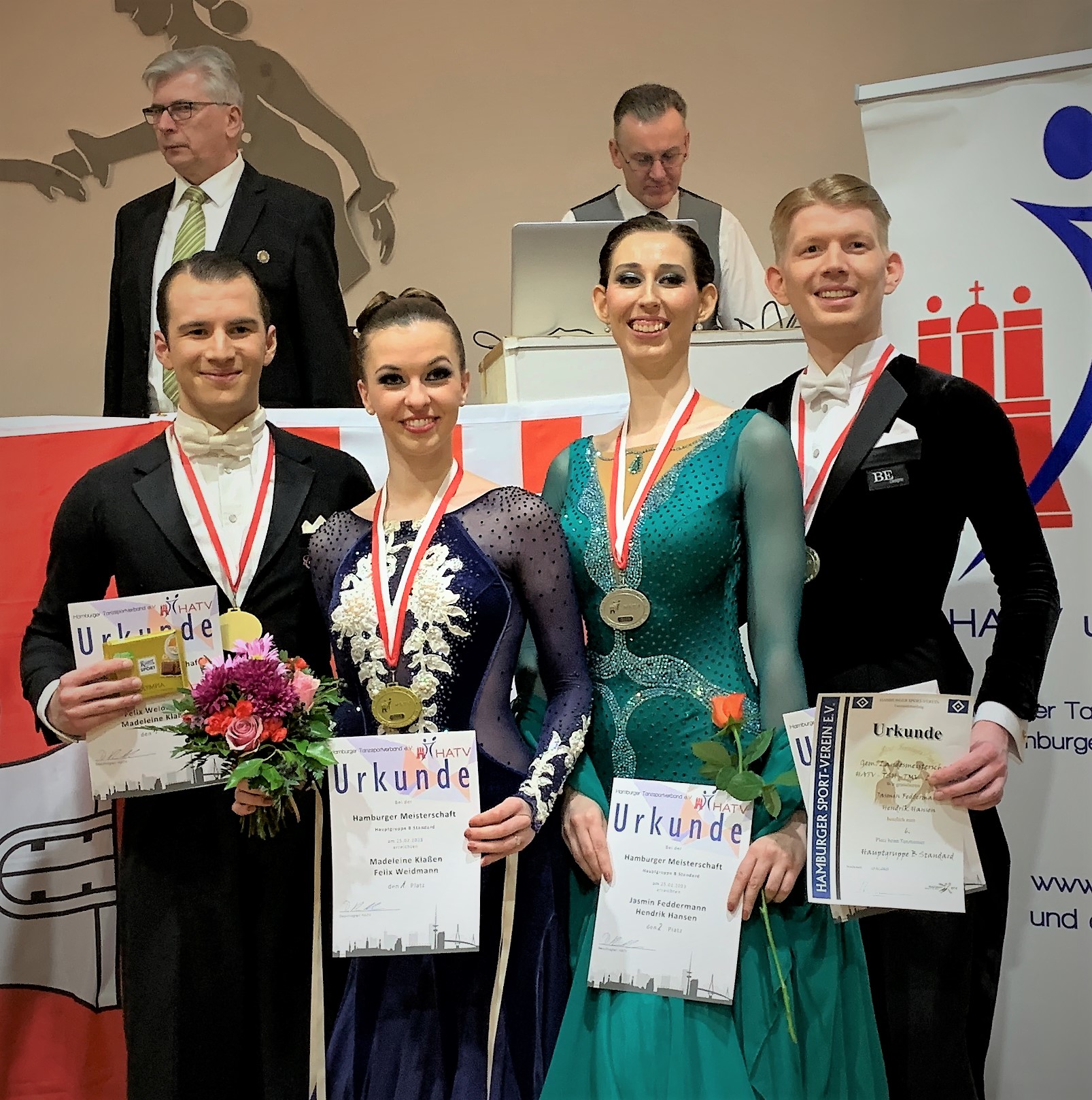 Felix Weidmann und Madeleine Klaßen (l.), Hamburger Meister HGR B, sowie Hendrik Hansen und Jasmin Feddermann, Hamburger Vizemeister HRG B Felix Weidmann und Madeleine Klaßen (l.), Hamburger Meister HGR B, sowie Hendrik Hansen und Jasmin Feddermann, Hamburger Vizemeister HRG B
